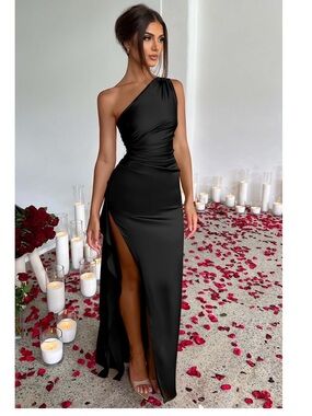 One-Shoulder Black Evening Gown with High Thigh Slit S